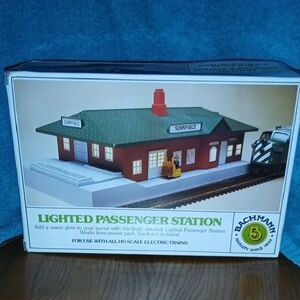 Bachmann Lighted Passenger Station #46217 Used HO Scale